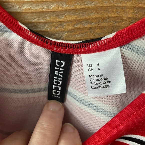 Divided By H&M Womens Fit & Flare Dress Red Mini Stripe Stretch Size 4 - Picture 3 of 6